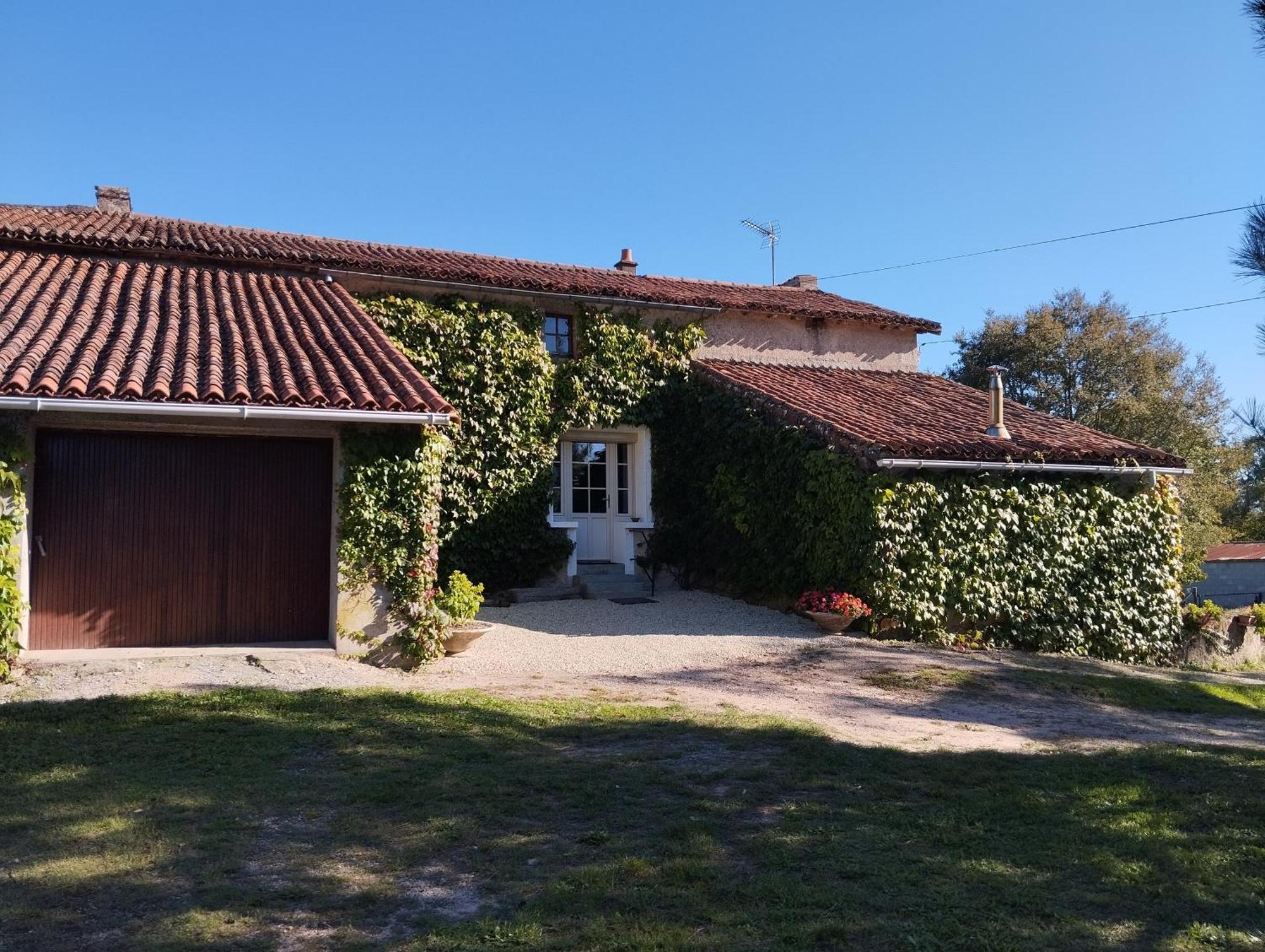Maison Au Calme Avec Vue Etang Clesse  Extérieur photo