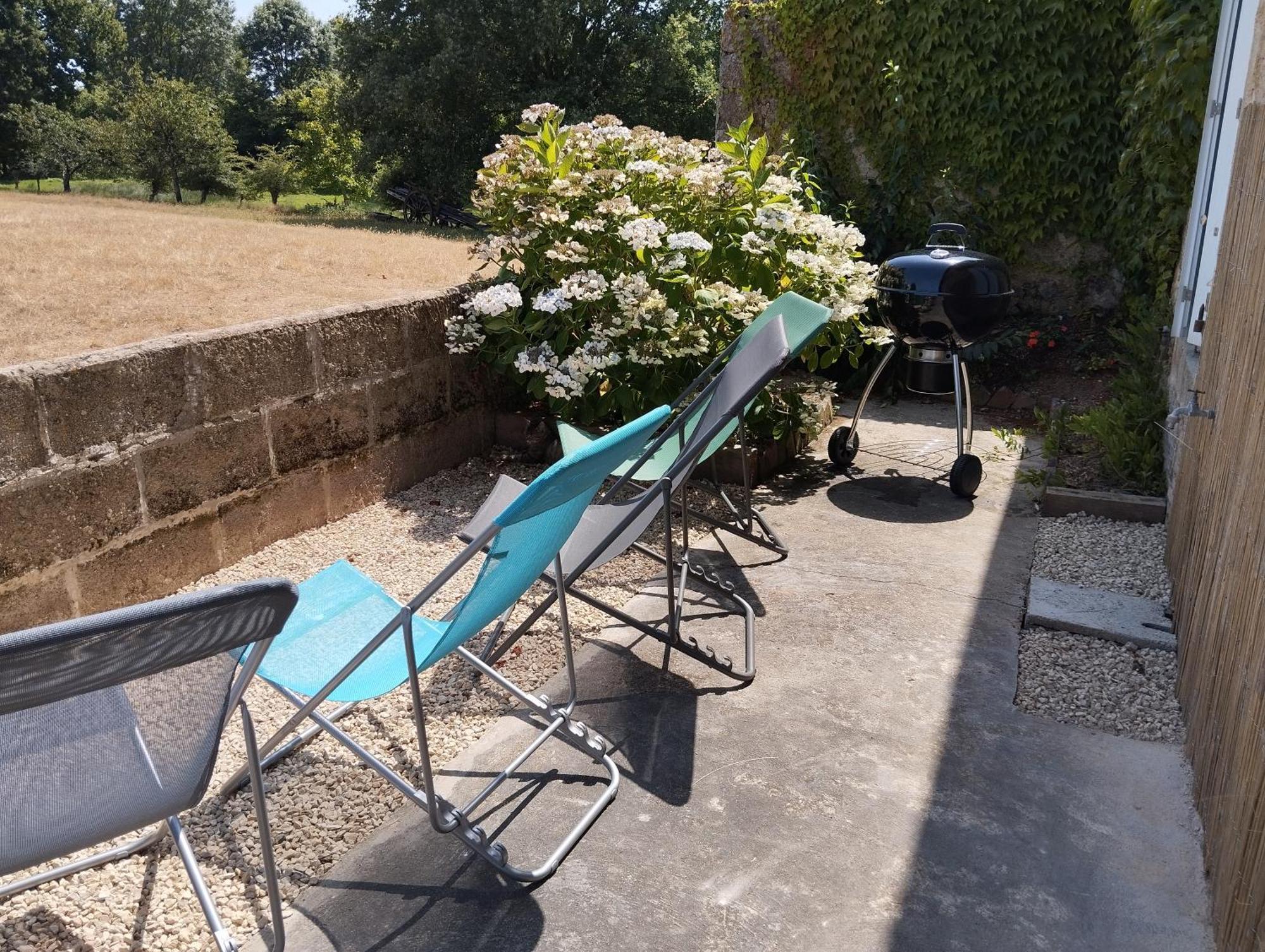 Maison Au Calme Avec Vue Etang Clesse  Extérieur photo